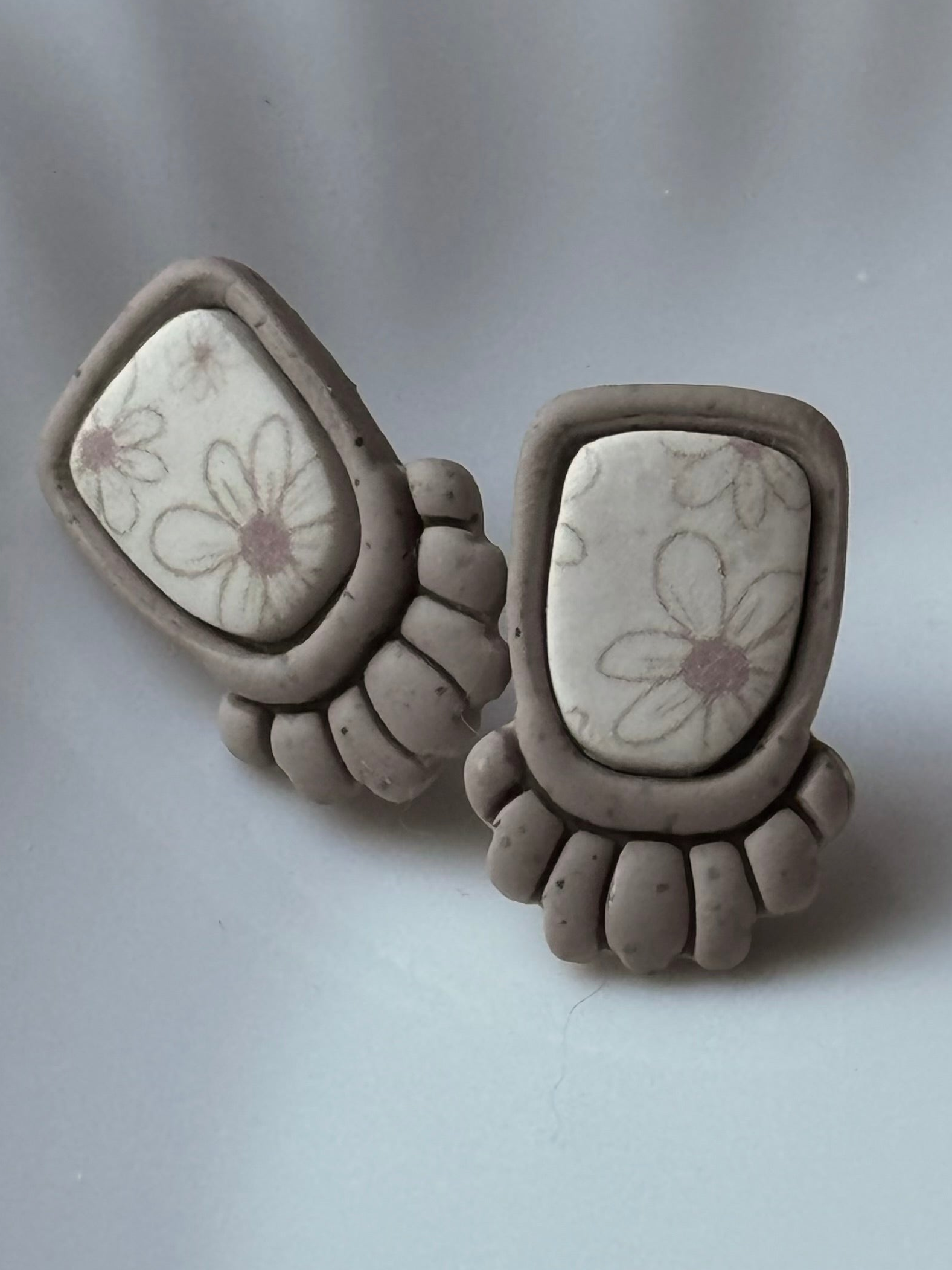Handmade Neutral Daisy Bezel Studs